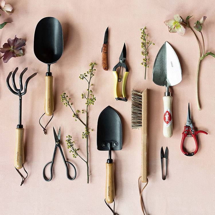GARDEN ACCESSORIES